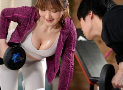 Nữ PT gợi cảm với chàng trai số hưởng thỏa mãn nhau