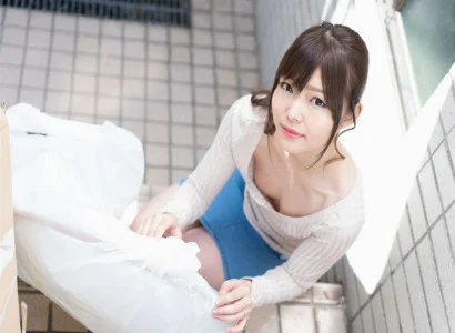 Người phụ nữ hở hang khi đi vứt rác và cái kết làm ai cũng bàn tán