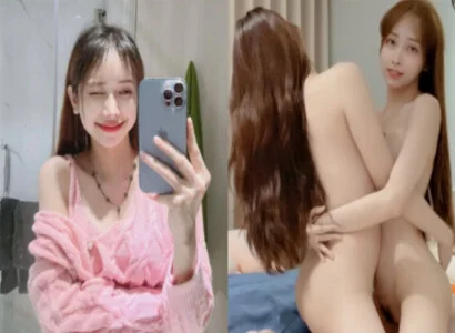 Lâm Thái Vy cùng người bạn thân thiết móc bím trên nền tảng phát trực tiếp